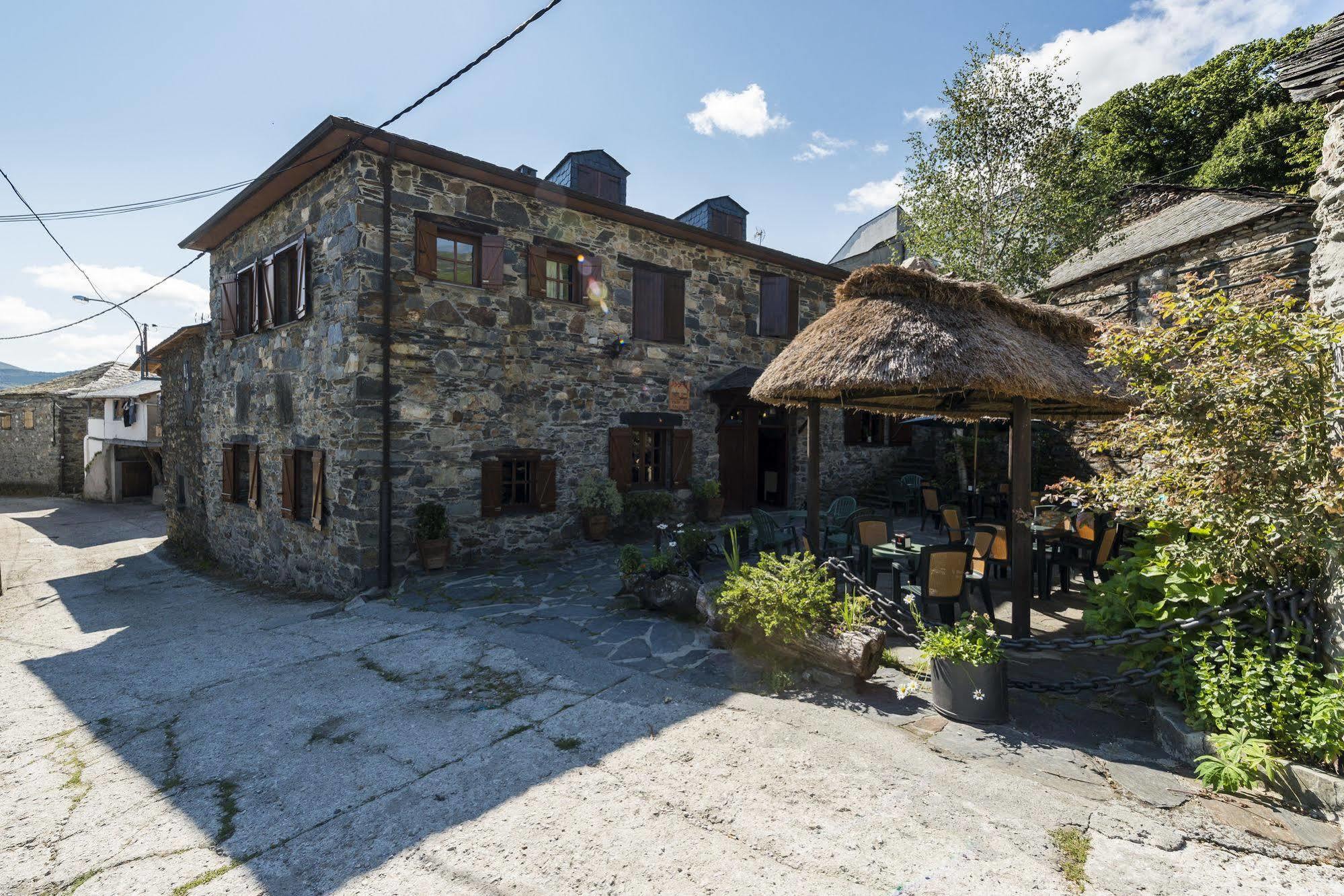 Hotel Rural Valle De Ancares Pereda de Ancares Exterior photo